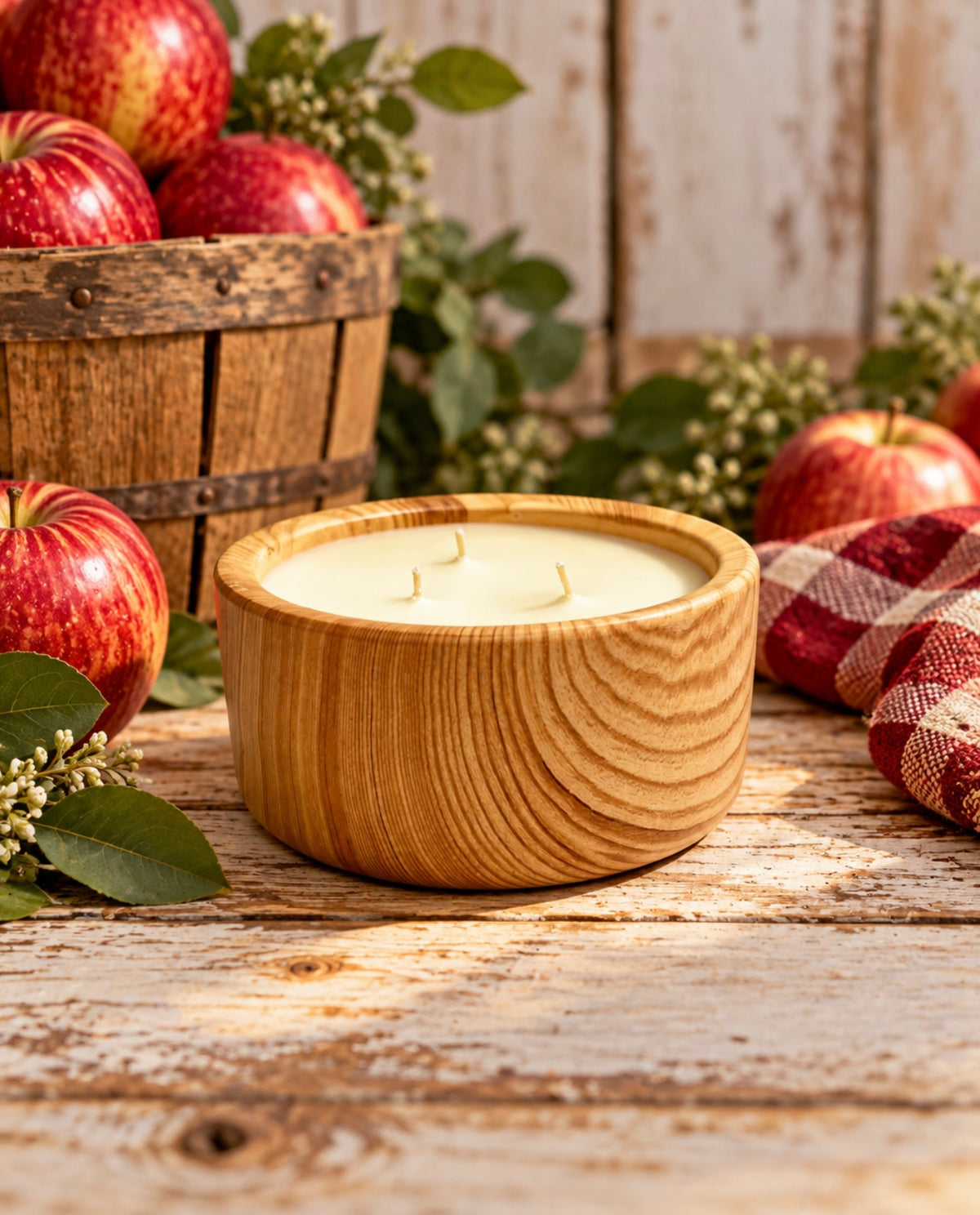 Bobbin’ for Apples 3 Wick Scented Candle